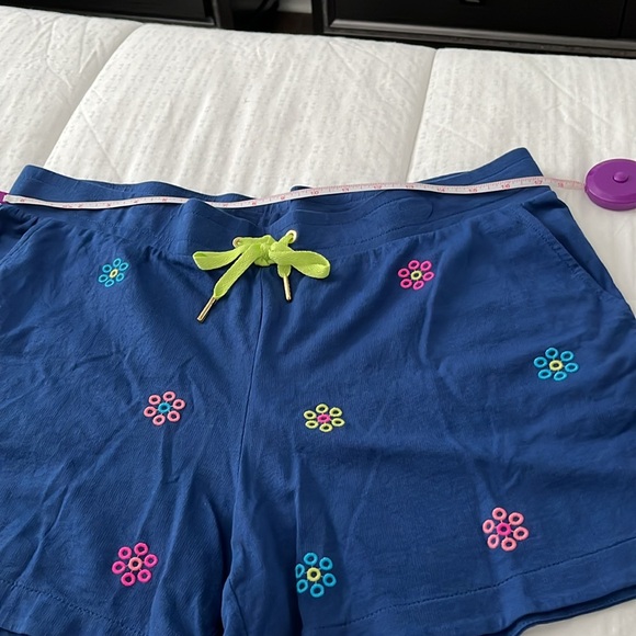 Lilly Pulitzer - Picture 5 of 9